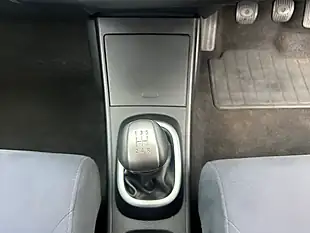 Used 2009 Nissan Tiida Silver - Interior and Exterior details 16