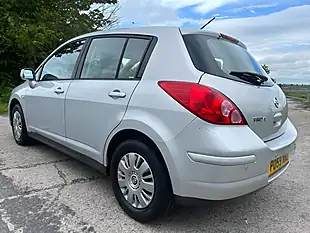 Used 2009 Nissan Tiida Silver - Interior and Exterior details 6