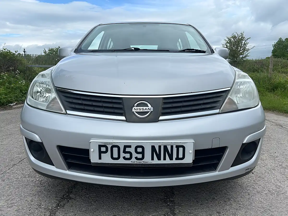 Used 2009 Nissan Tiida Silver - Interior and Exterior details 7