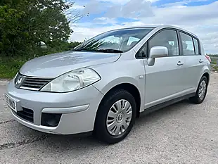 Used 2009 Nissan Tiida Silver - Interior and Exterior details 8