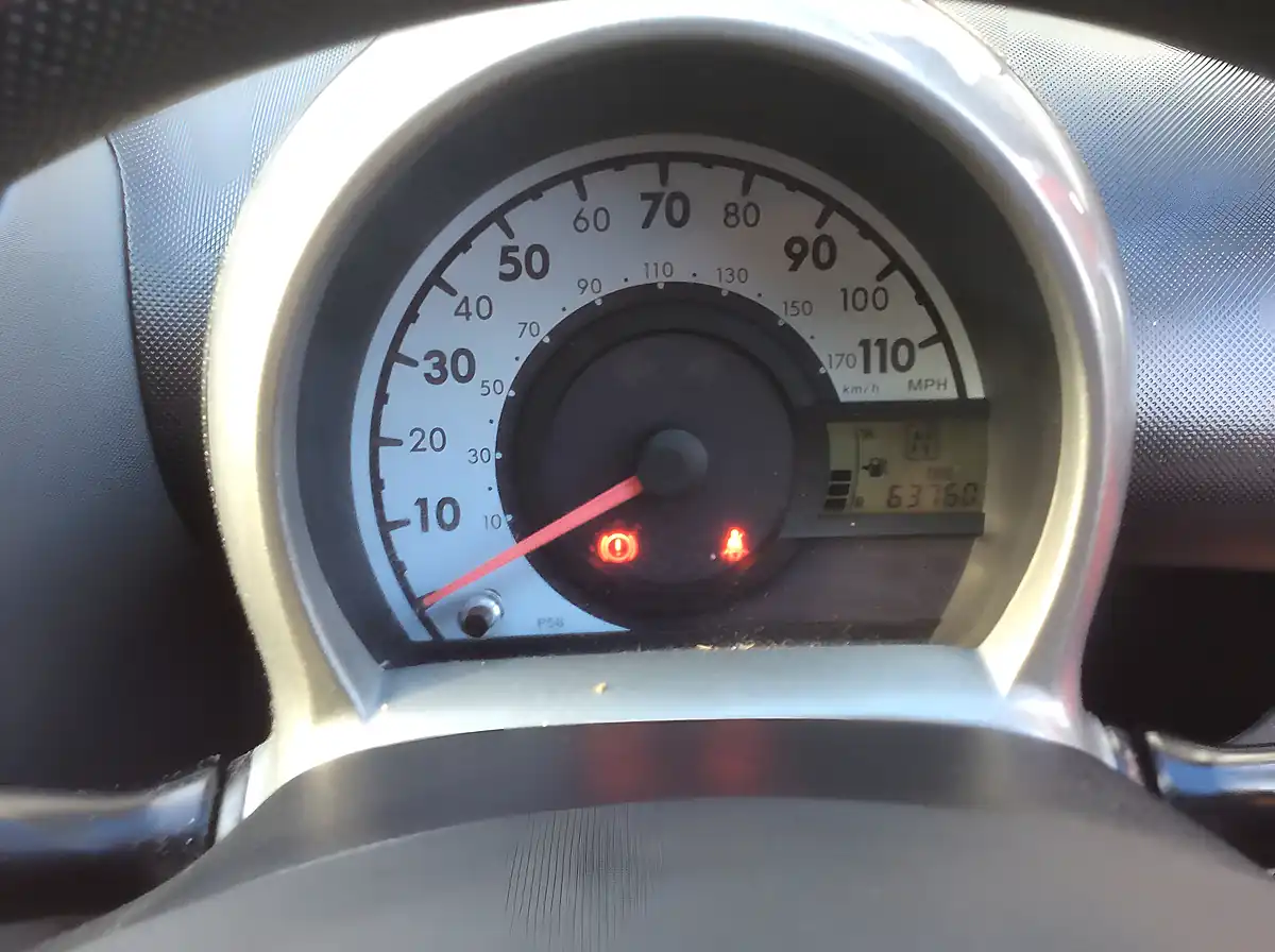 Used 2009 Peugeot 107 Urban S-a Red - Interior and Exterior details 10