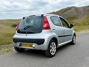 Used 2009 Peugeot 107 Urban Silver - Interior and Exterior details 10