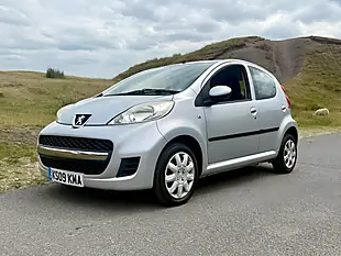 Used 2009 Peugeot 107 Urban Silver - Interior and Exterior details 13