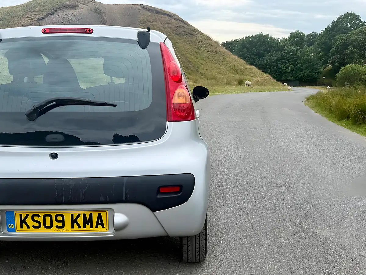 Used 2009 Peugeot 107 Urban Silver - Interior and Exterior details 16