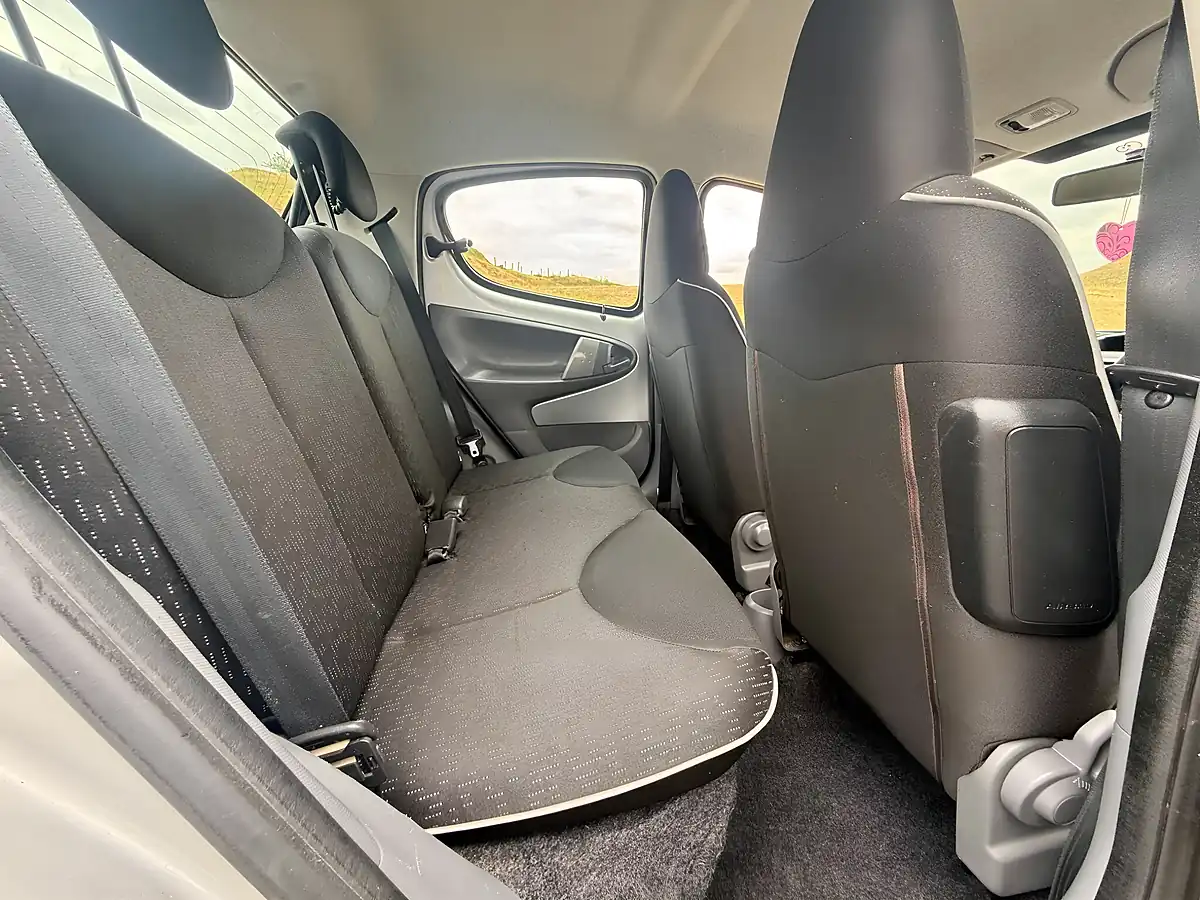 Used 2009 Peugeot 107 Urban Silver - Interior and Exterior details 17
