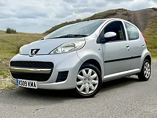Used 2009 Peugeot 107 Urban Silver - Interior and Exterior details 4