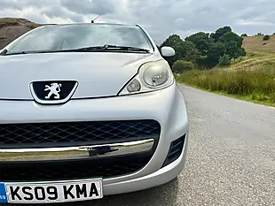 Used 2009 Peugeot 107 Urban Silver - Interior and Exterior details 5