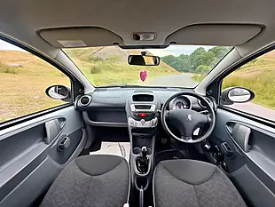 Used 2009 Peugeot 107 Urban Silver - Interior and Exterior details 7