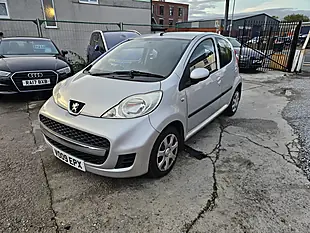 Used 2009 Peugeot 107 Urban Silver - Interior and Exterior details 3