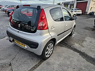 Used 2009 Peugeot 107 Urban Silver - Interior and Exterior details 5