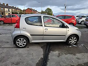 Used 2009 Peugeot 107 Urban Silver - Interior and Exterior details 7
