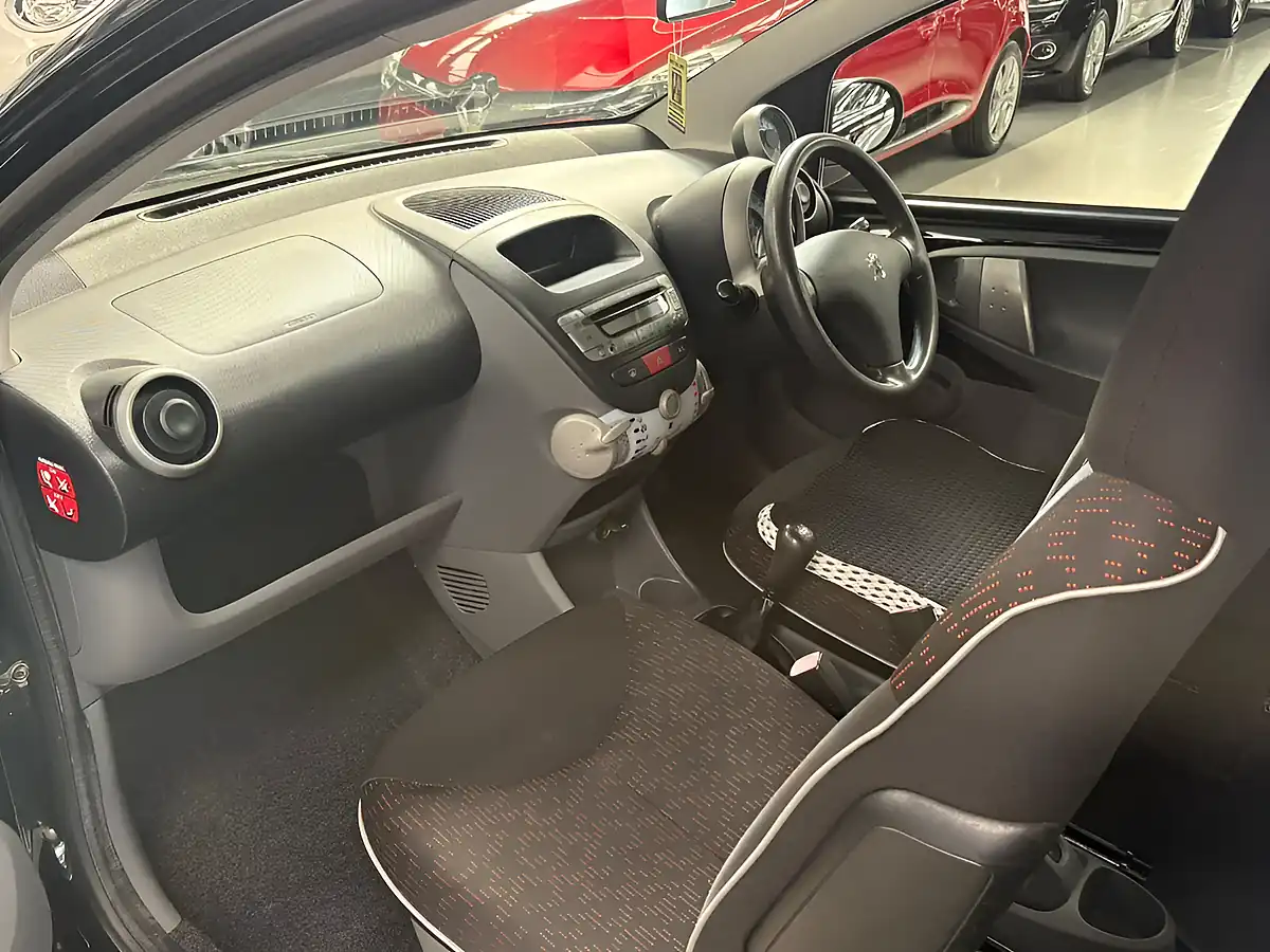 Used 2009 Peugeot 107 Verve Black - Interior and Exterior details 16