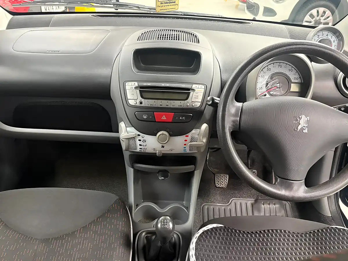 Used 2009 Peugeot 107 Verve Black - Interior and Exterior details 17
