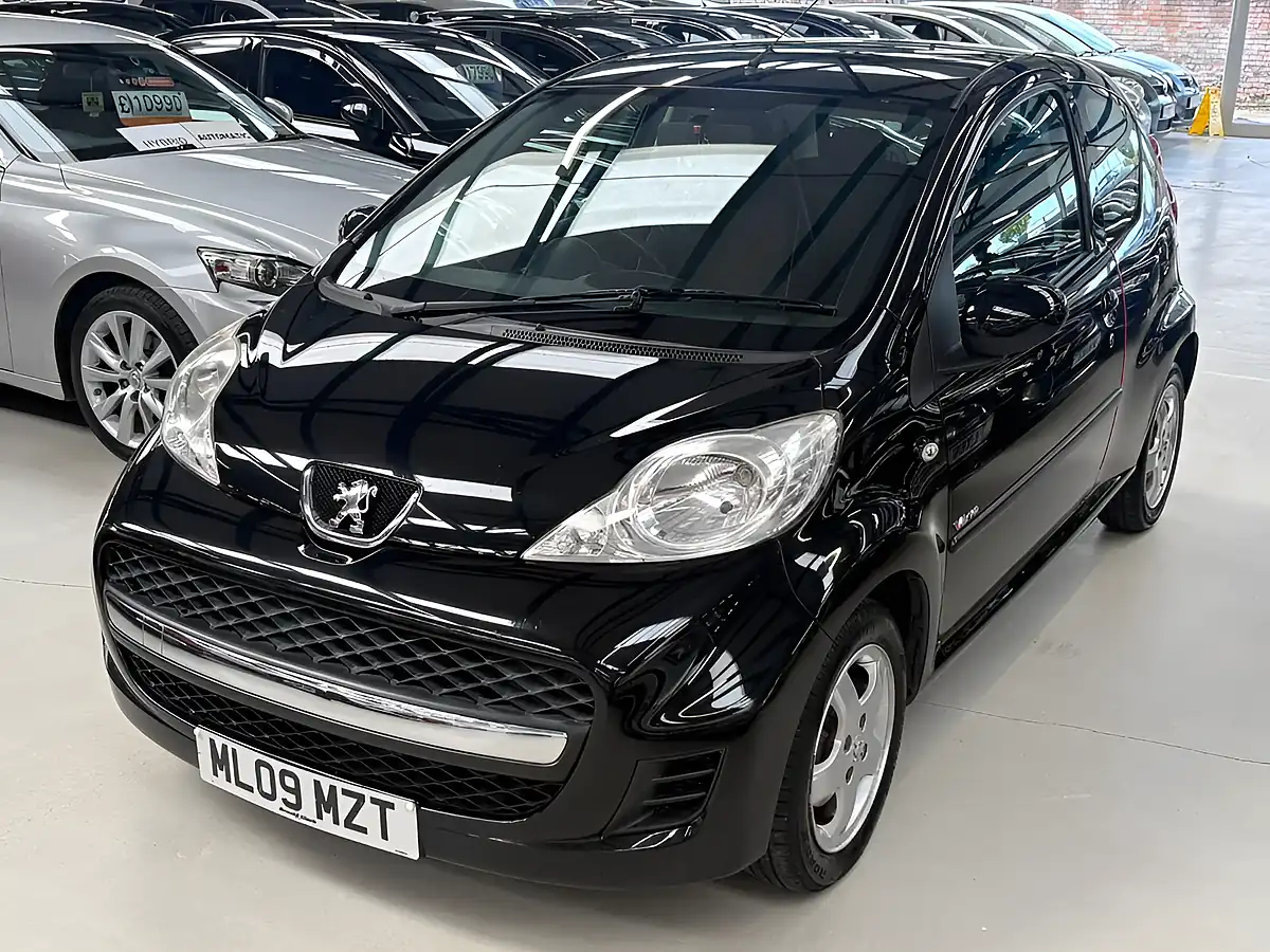 Used 2009 Peugeot 107 Verve Black - Interior and Exterior details 3