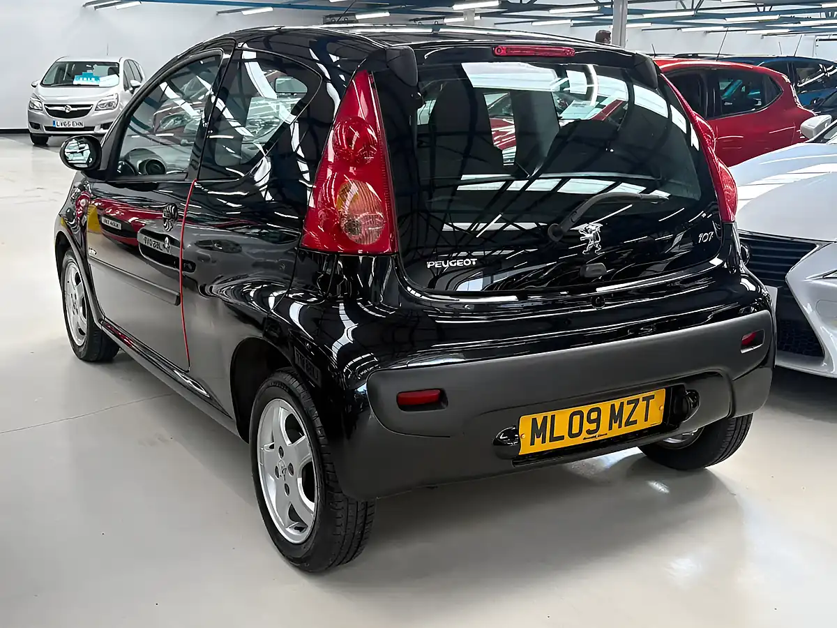 Used 2009 Peugeot 107 Verve Black - Interior and Exterior details 4