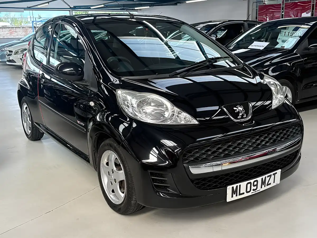 Used 2009 Peugeot 107 Verve Black - Interior and Exterior details 5