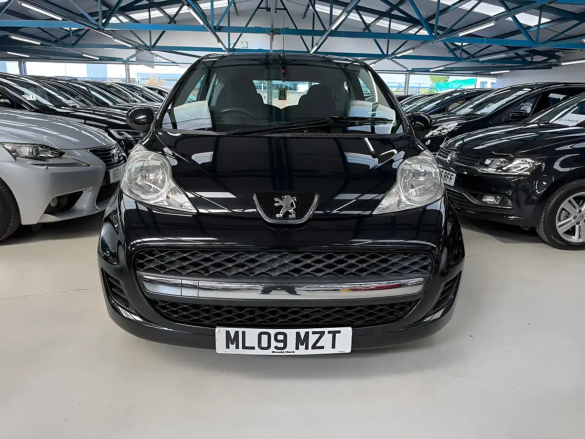 Used 2009 Peugeot 107 Verve Black - Interior and Exterior details 9