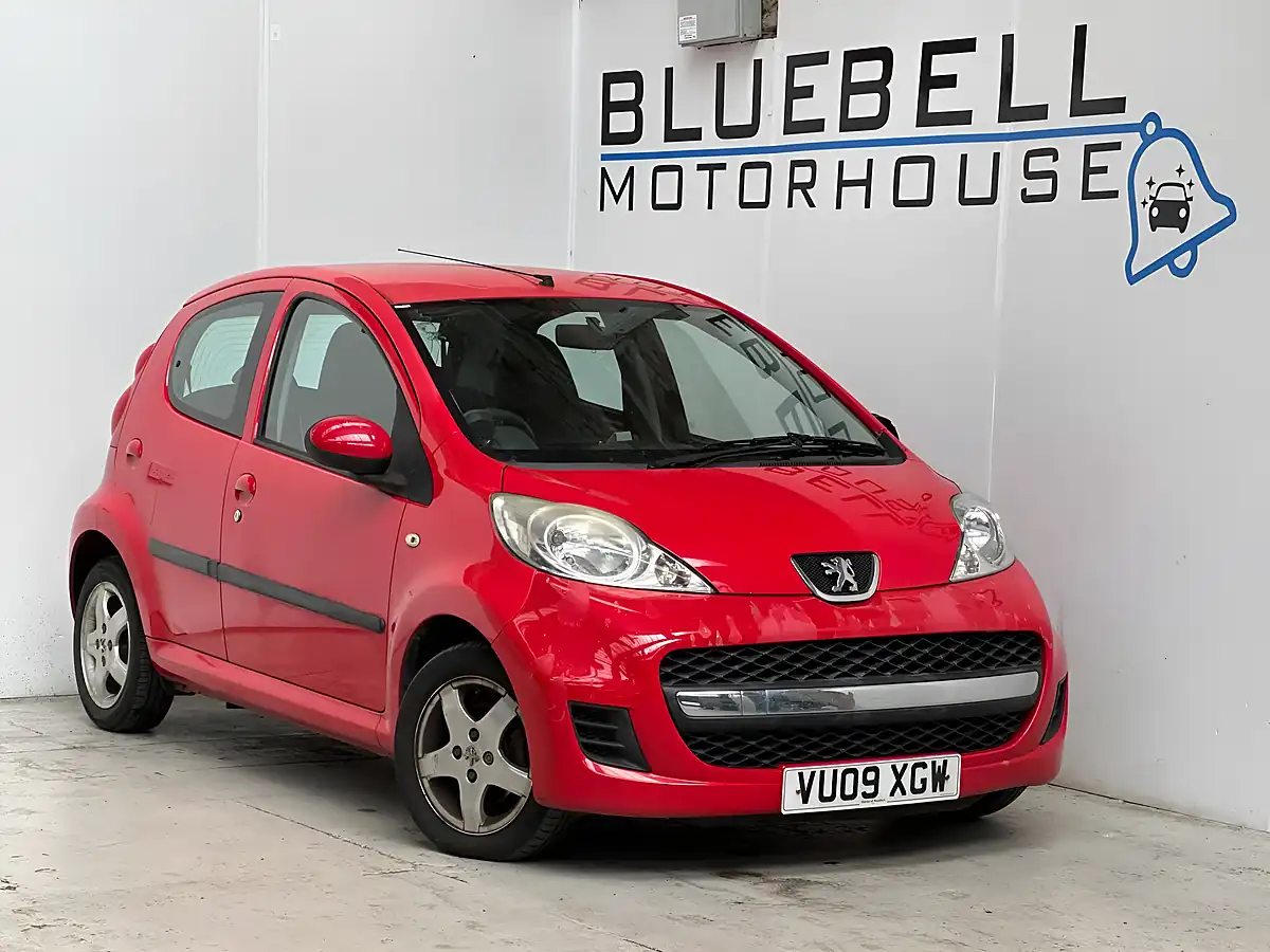 Used 2009 Peugeot 107 Verve Red - Front View