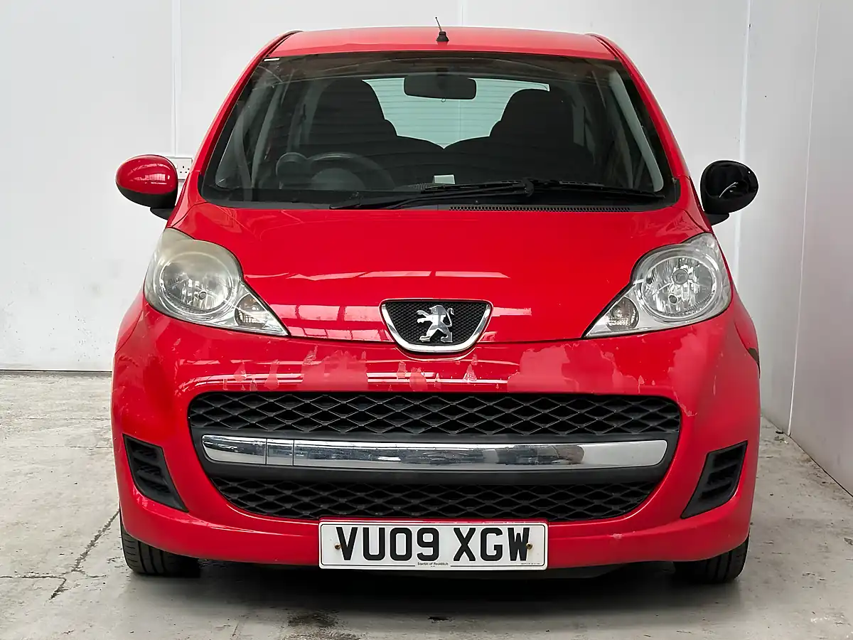 Used 2009 Peugeot 107 Verve Red - Interior and Exterior details 2