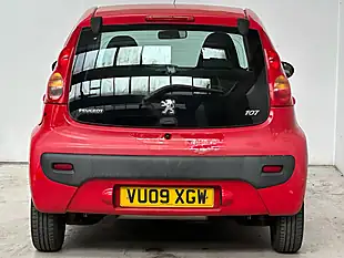 Used 2009 Peugeot 107 Verve Red - Interior and Exterior details 4