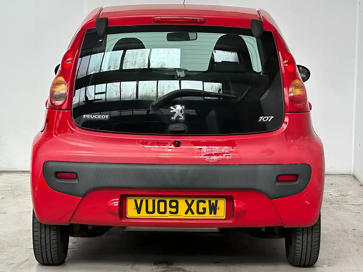 Used 2009 Peugeot 107 Verve Red - Interior and Exterior details 4