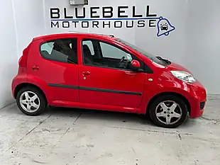 Used 2009 Peugeot 107 Verve Red - Interior and Exterior details 5