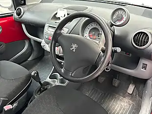 Used 2009 Peugeot 107 Verve Red - Interior and Exterior details 6