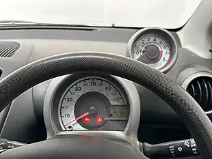 Used 2009 Peugeot 107 Verve Red - Interior and Exterior details 9