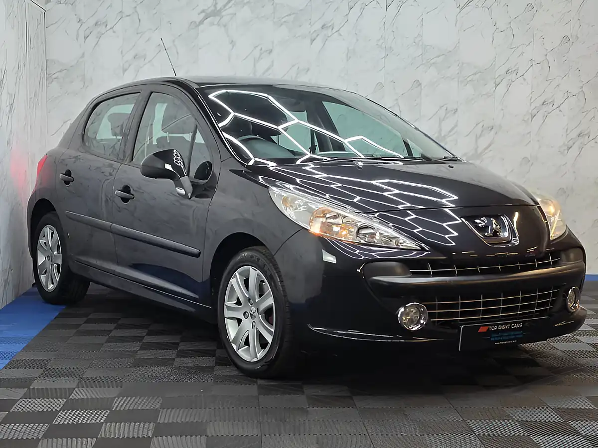 Used 2009 Peugeot 207 Sport Black - Front View
