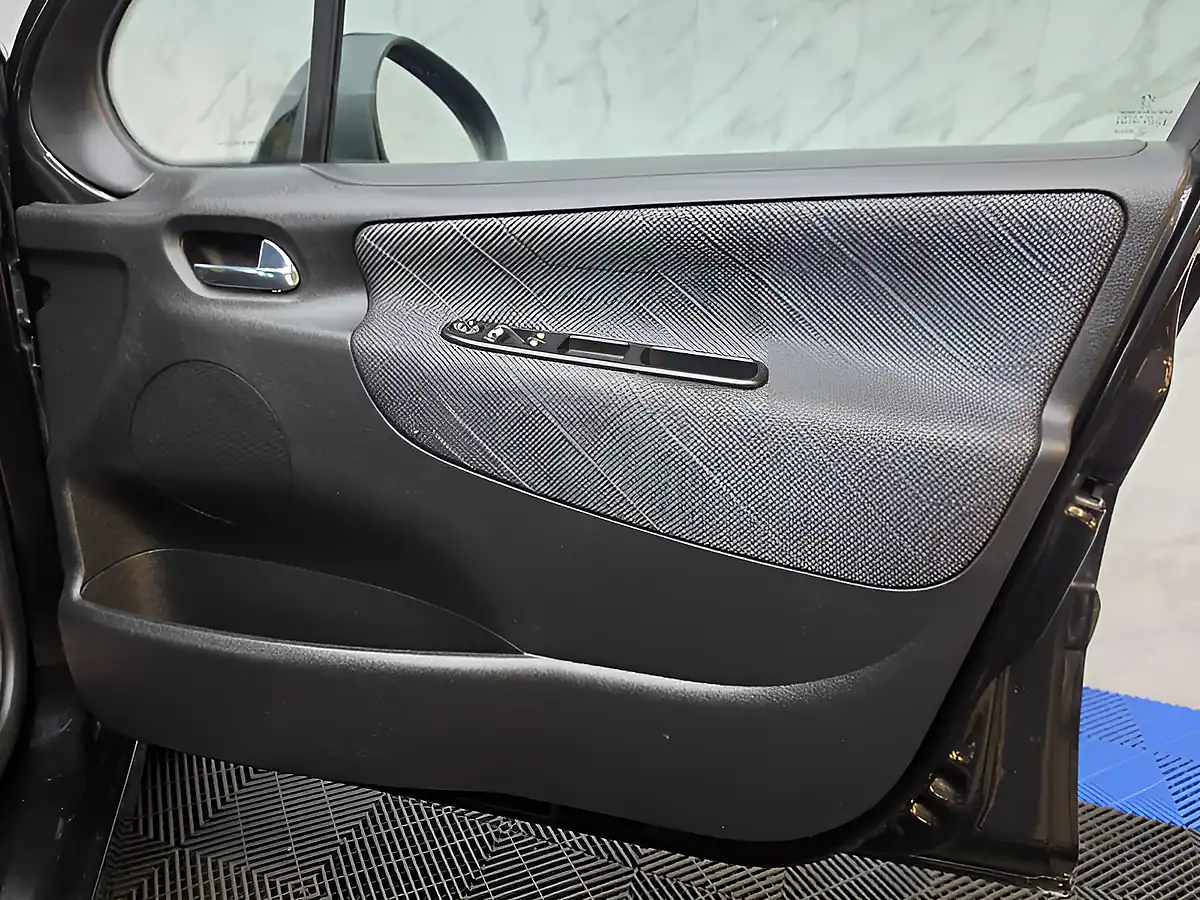 Used 2009 Peugeot 207 Sport Black - Interior and Exterior details 19