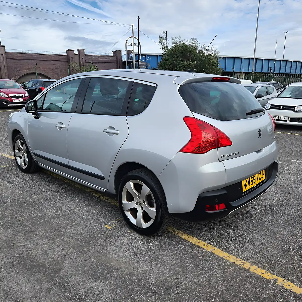 Used 2009 Peugeot 3008 Exclusive Silver - Interior and Exterior details 4