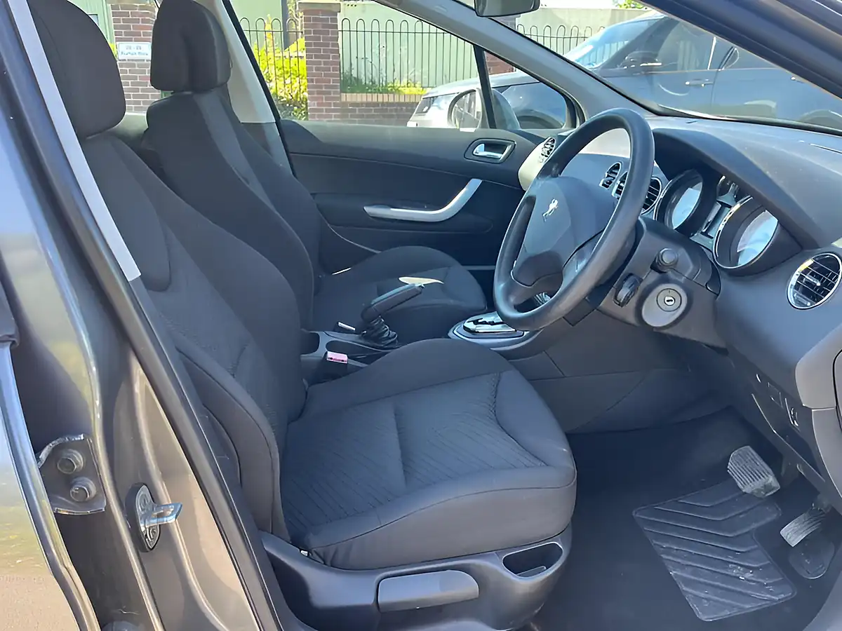 Used 2009 Peugeot 308 S Grey - Interior and Exterior details 10