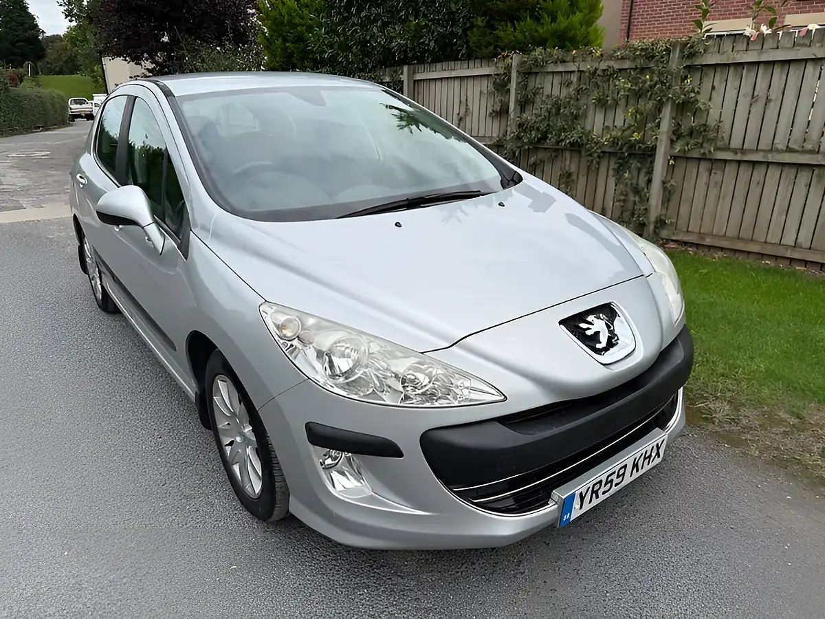 Used 2009 Peugeot 308 S Silver - Front View