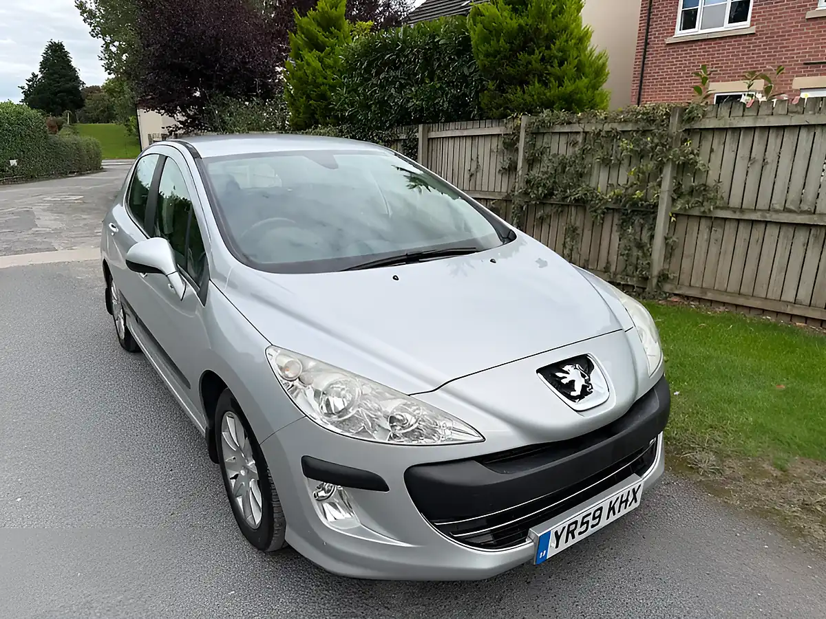 Used 2009 Peugeot 308 S Silver - Interior and Exterior details 12