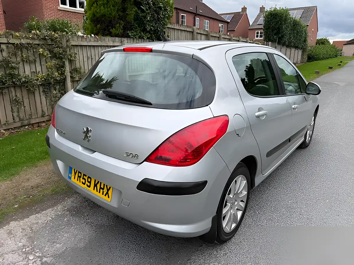 Used 2009 Peugeot 308 S Silver - Interior and Exterior details 5