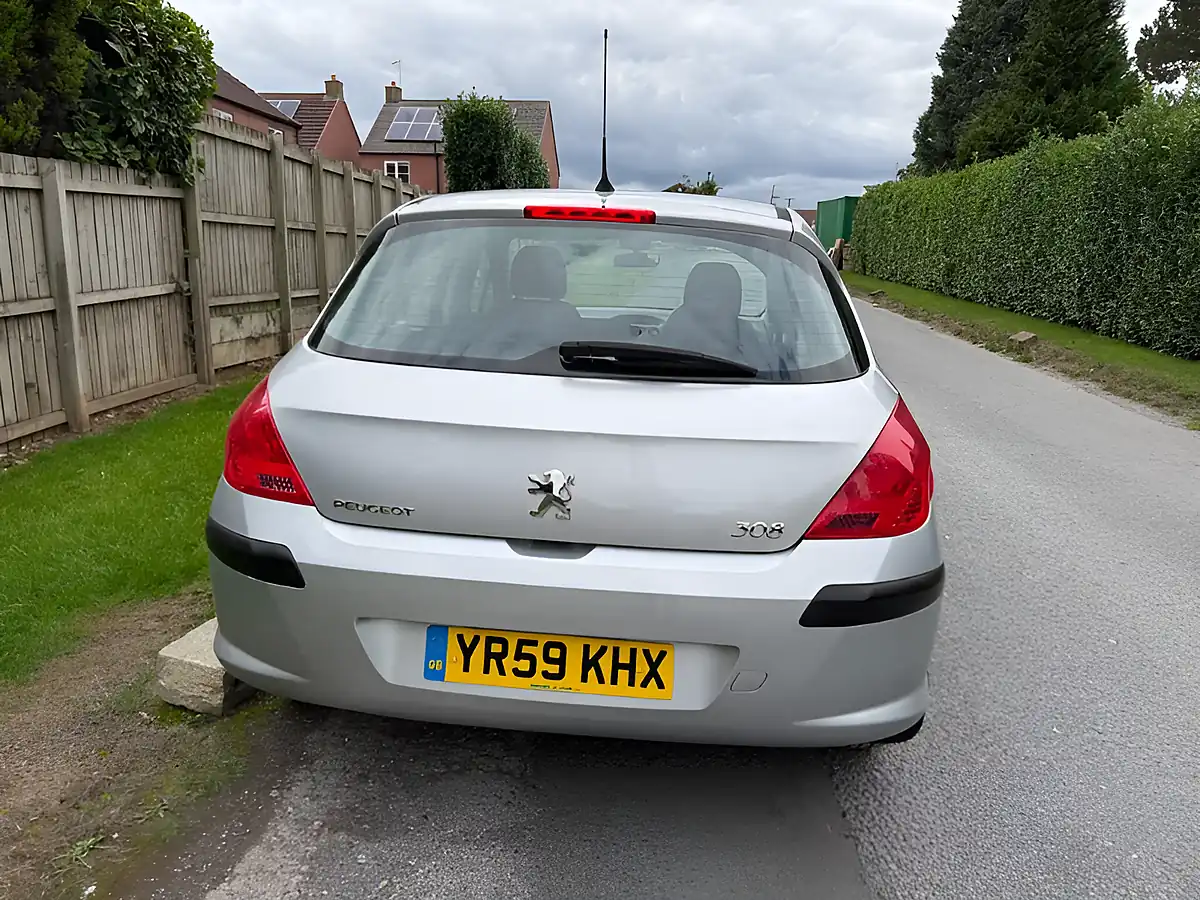 Used 2009 Peugeot 308 S Silver - Interior and Exterior details 6