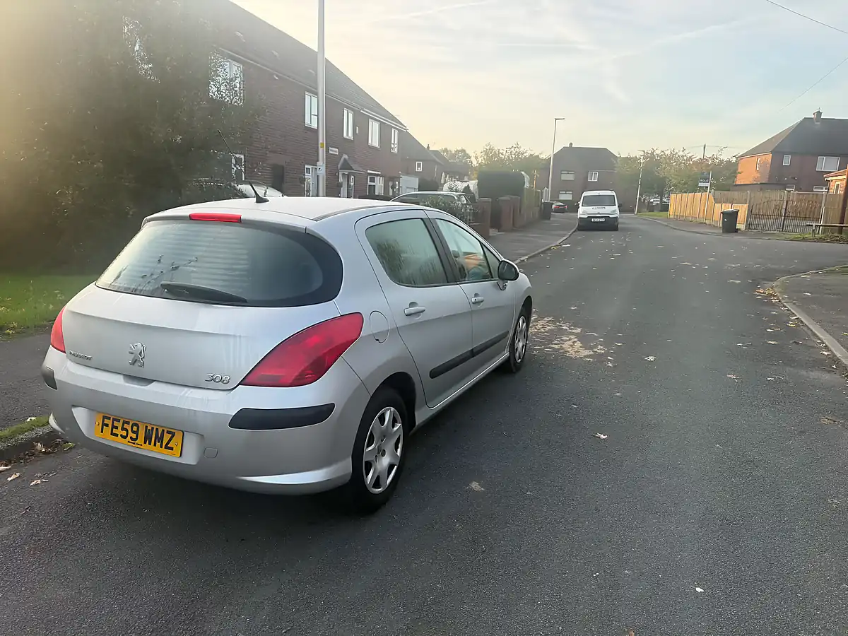Used 2009 Peugeot 308 S Silver - Interior and Exterior details 11