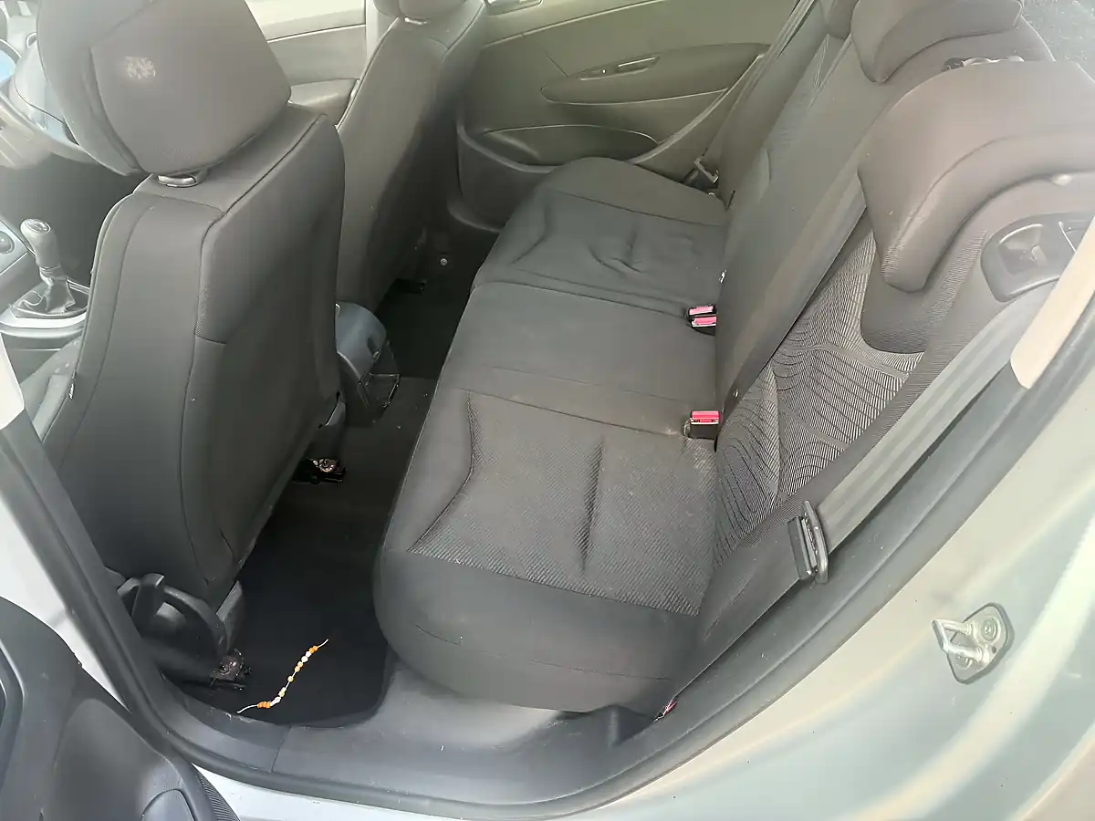 Used 2009 Peugeot 308 S Silver - Interior and Exterior details 16