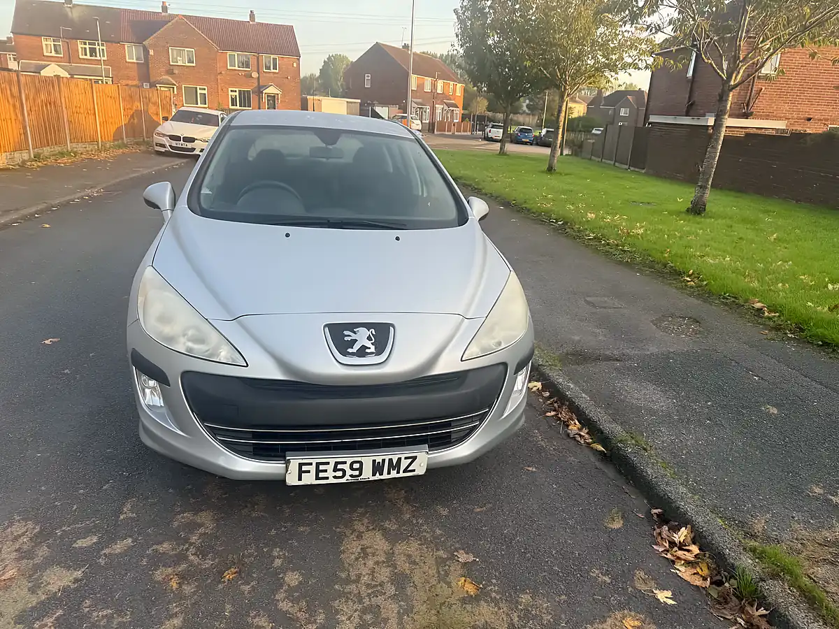 Used 2009 Peugeot 308 S Silver - Interior and Exterior details 4