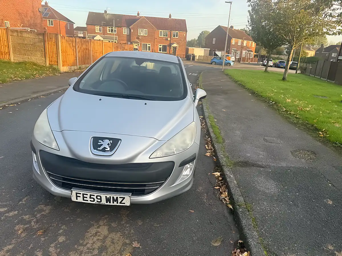 Used 2009 Peugeot 308 S Silver - Interior and Exterior details 5