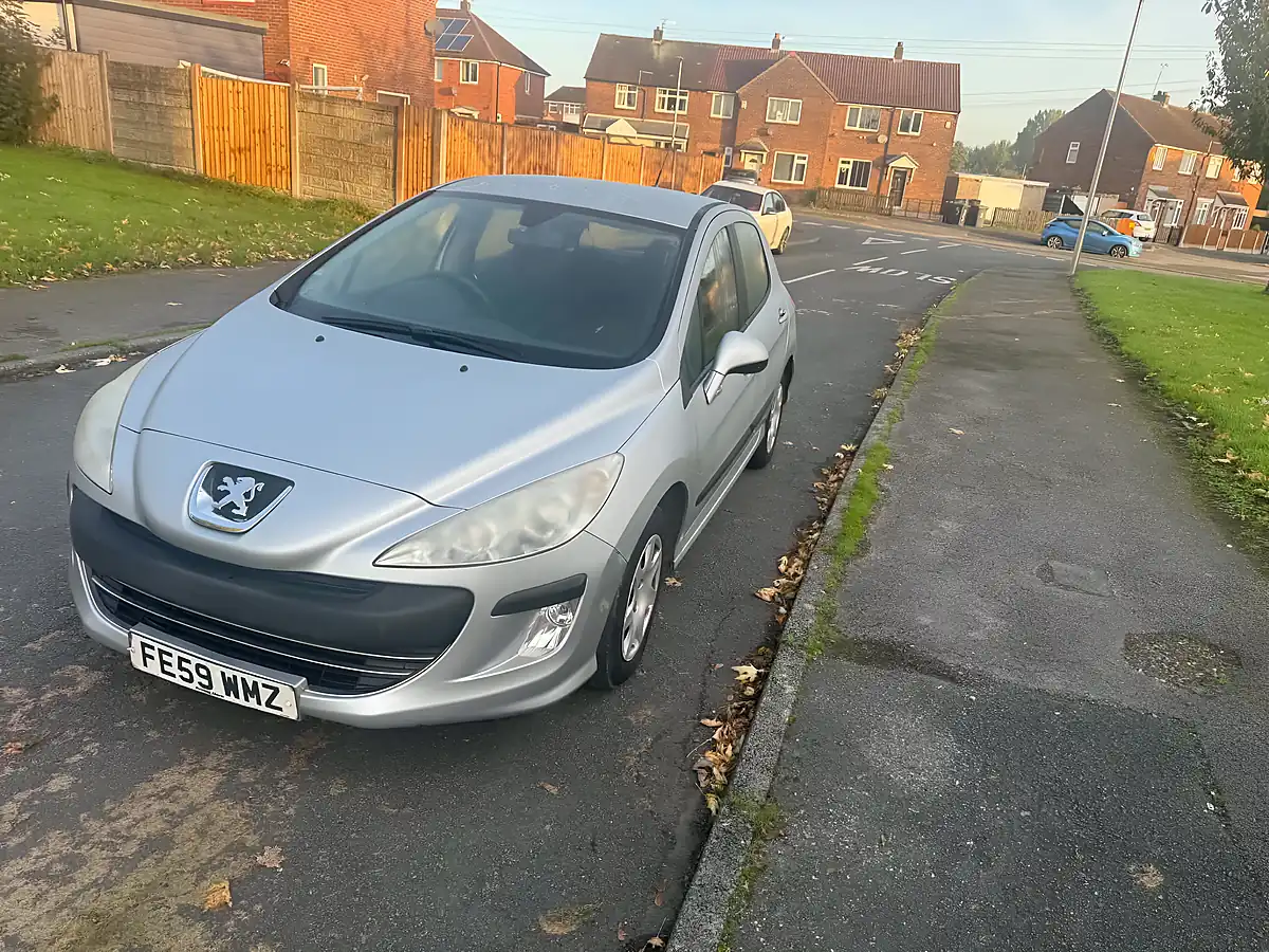 Used 2009 Peugeot 308 S Silver - Interior and Exterior details 6