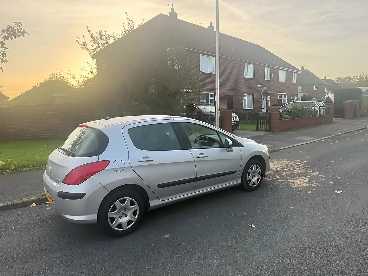 Used 2009 Peugeot 308 S Silver - Interior and Exterior details 7