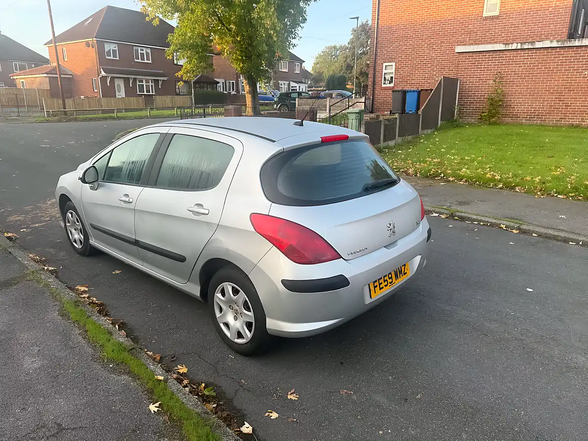 Used 2009 Peugeot 308 S Silver - Interior and Exterior details 9