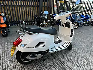 Used 2009 Piaggio Vespa Gts Super White - Interior and Exterior details 2