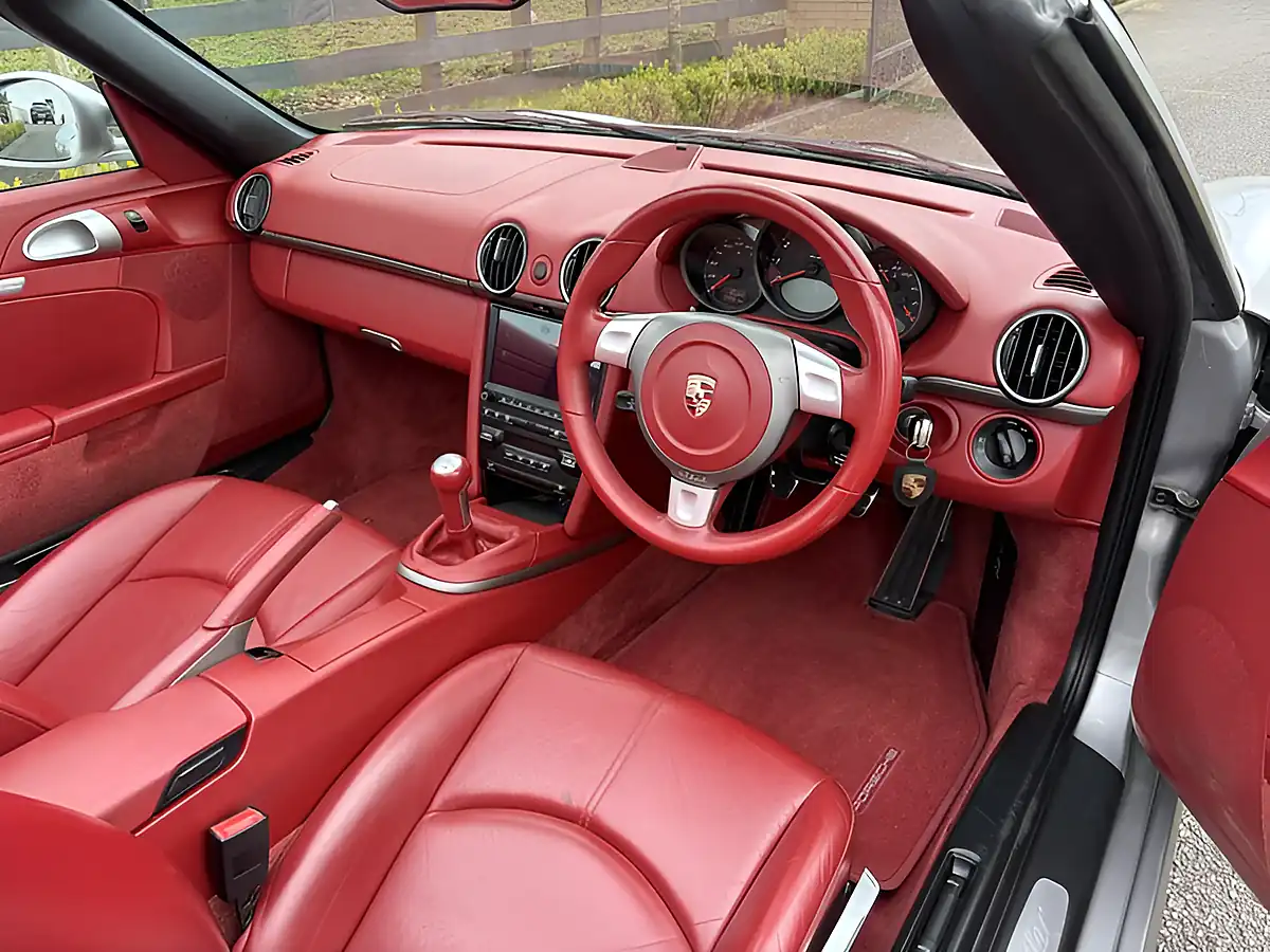 Used 2009 Porsche Boxster Gen2 Arctic Silver - Interior and Exterior details 16