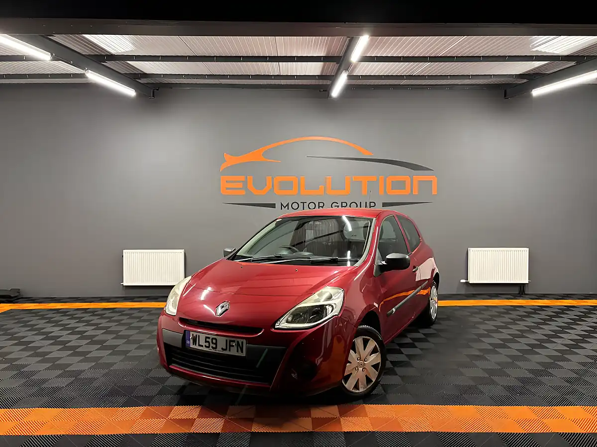 Used 2009 Renault Clio Red - Front View