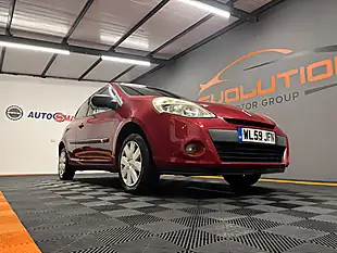 Used 2009 Renault Clio Red - Interior and Exterior details 4