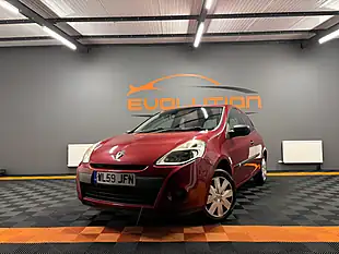 Used 2009 Renault Clio Red - Interior and Exterior details 6