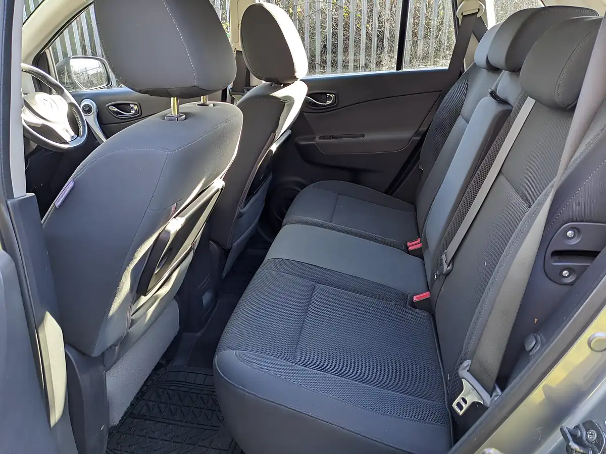 Used 2009 Renault Koleos Dynamique S Grey - Interior and Exterior details 10