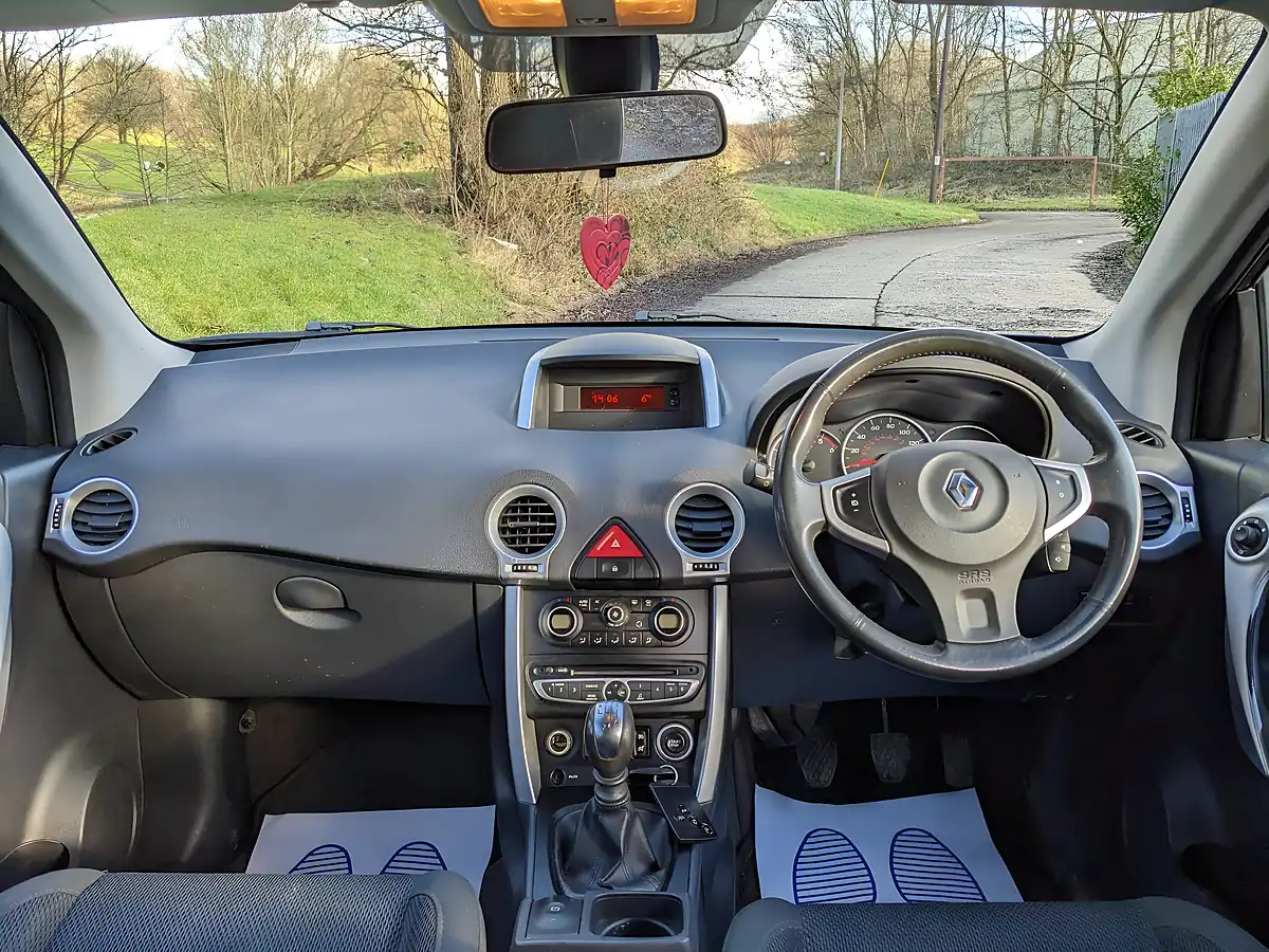 Used 2009 Renault Koleos Dynamique S Grey - Interior and Exterior details 13